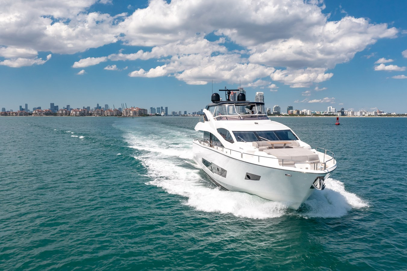 https://arconyachts.ams3.digitaloceanspaces.com/82913/conversions/large_3629171-optimize.jpg
