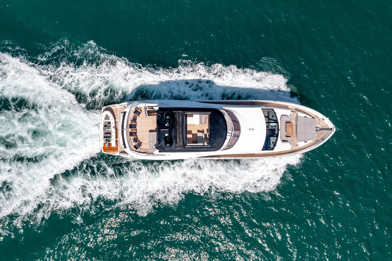 https://arconyachts.ams3.digitaloceanspaces.com/82924/conversions/large_3629175-optimize.jpg