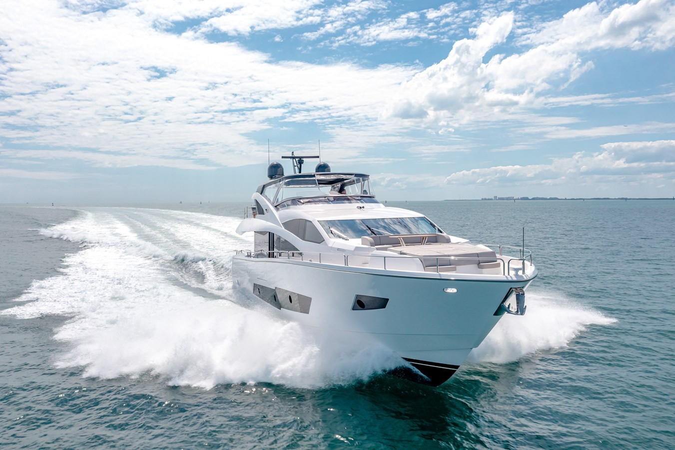 https://arconyachts.ams3.digitaloceanspaces.com/82930/conversions/large_3629177-optimize.jpg