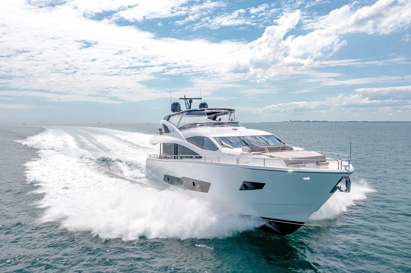 https://arconyachts.ams3.digitaloceanspaces.com/82933/conversions/large_3629178-optimize.jpg