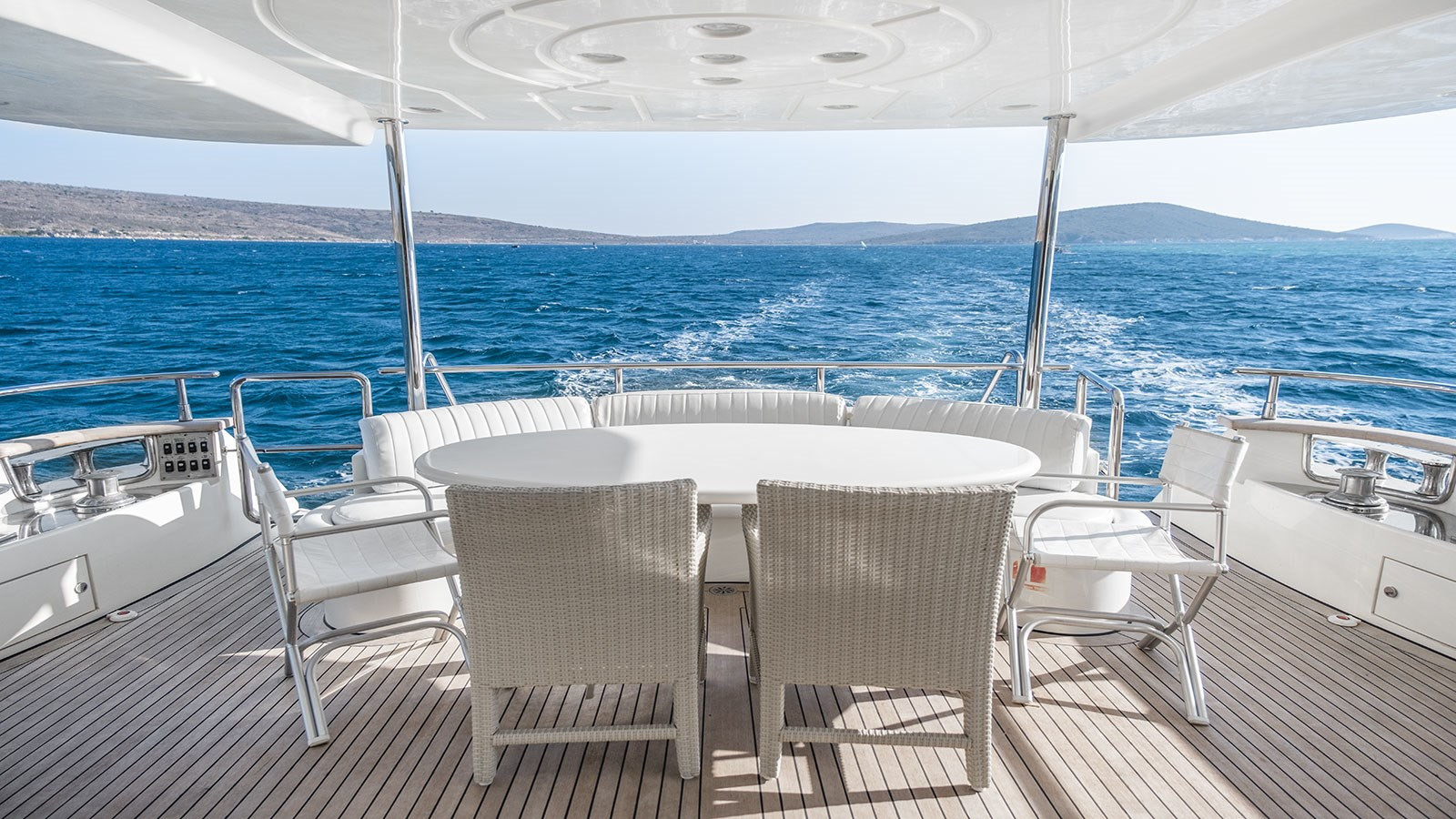 https://arconyachts.ams3.digitaloceanspaces.com/82935/conversions/large_4299391-optimize.jpg