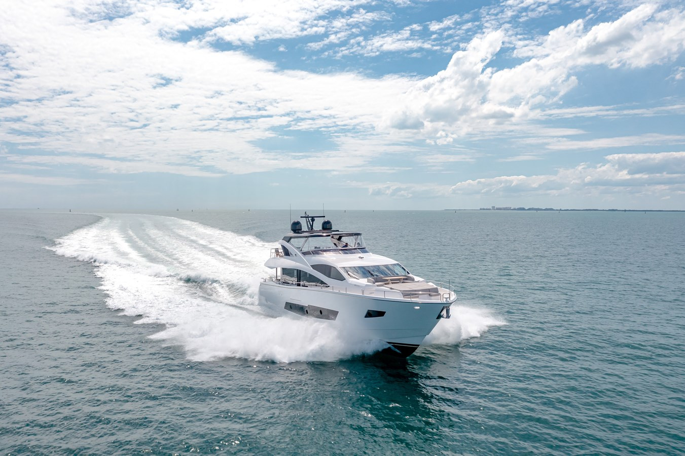 https://arconyachts.ams3.digitaloceanspaces.com/82939/conversions/large_3629180-optimize.jpg