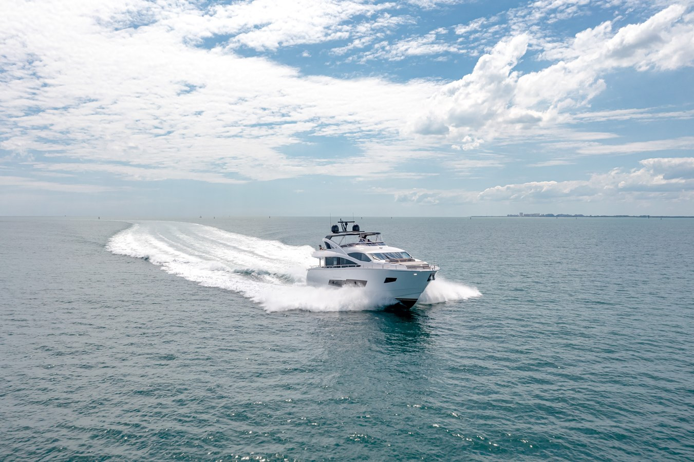 https://arconyachts.ams3.digitaloceanspaces.com/82942/conversions/large_3629181-optimize.jpg
