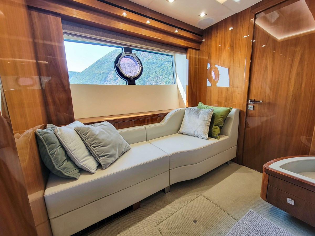 https://arconyachts.ams3.digitaloceanspaces.com/82943/conversions/large_4700901-optimize.jpg