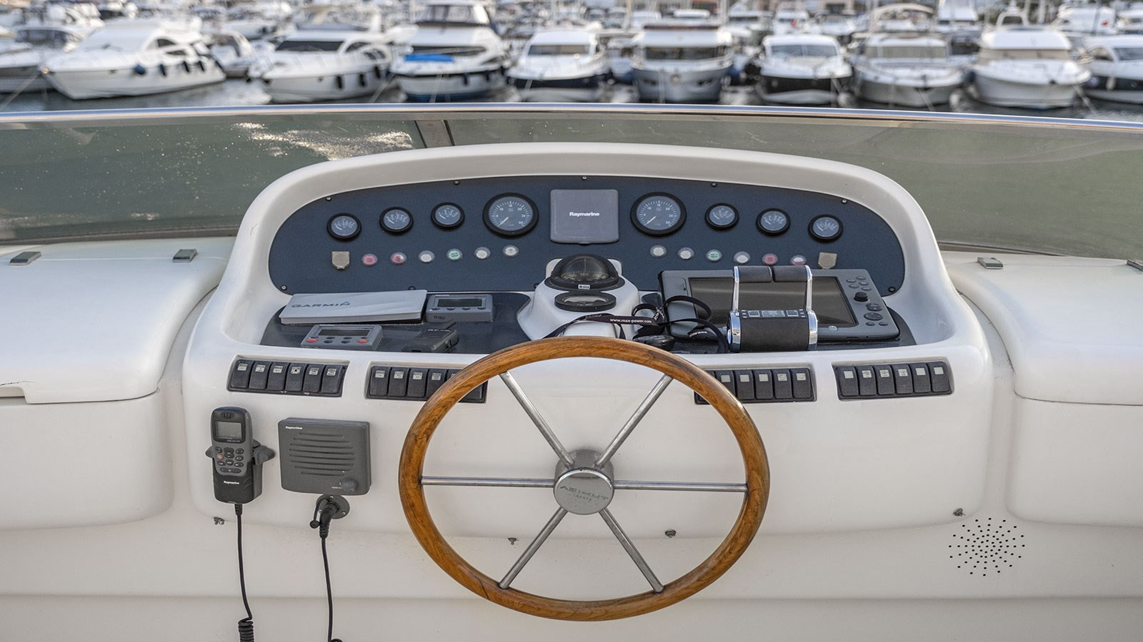 https://arconyachts.ams3.digitaloceanspaces.com/83015/conversions/large_4299418-optimize.jpg