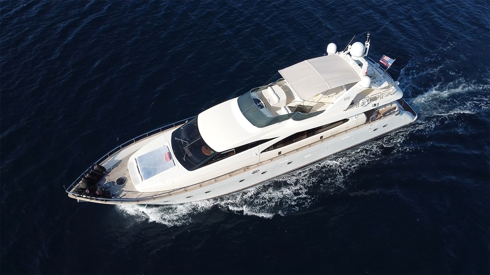 https://arconyachts.ams3.digitaloceanspaces.com/83032/conversions/large_4299424-optimize.jpg