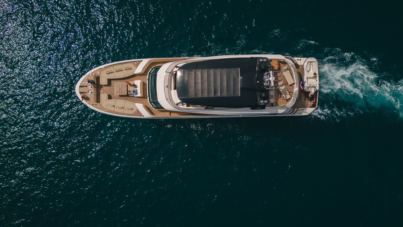https://arconyachts.ams3.digitaloceanspaces.com/83044/conversions/large_4671902-optimize.jpg