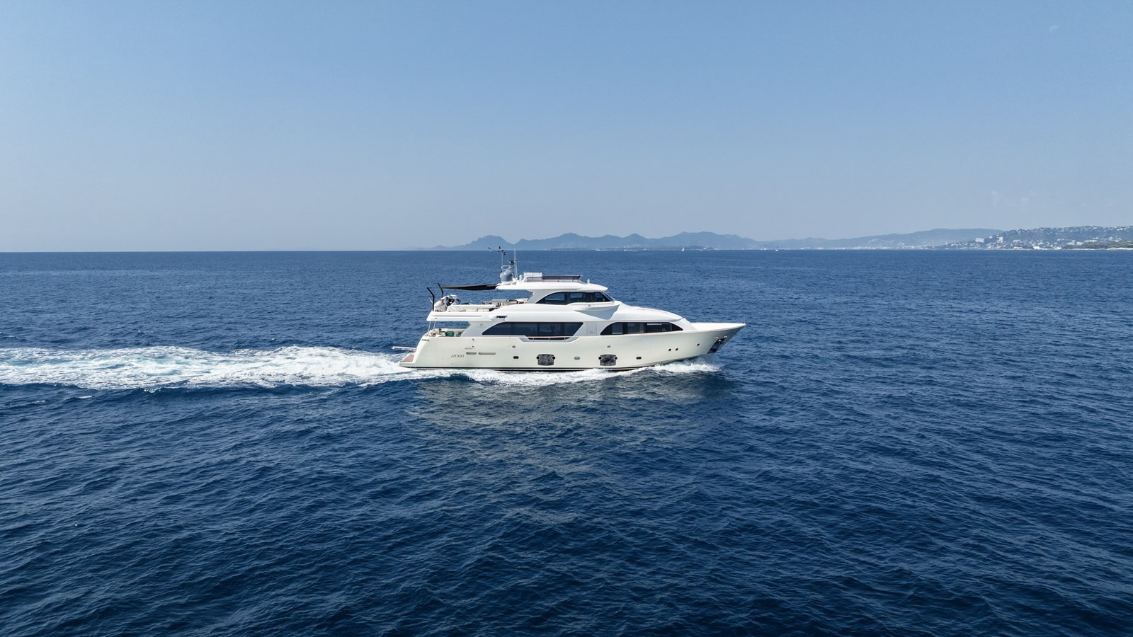 https://arconyachts.ams3.digitaloceanspaces.com/83048/conversions/large_4766937-optimize.jpg
