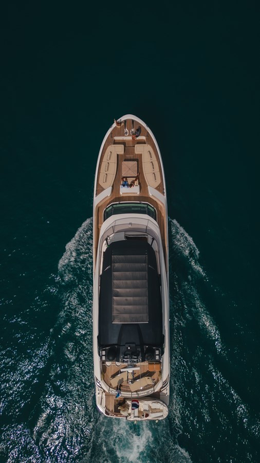 https://arconyachts.ams3.digitaloceanspaces.com/83059/conversions/large_4671907-optimize.jpg