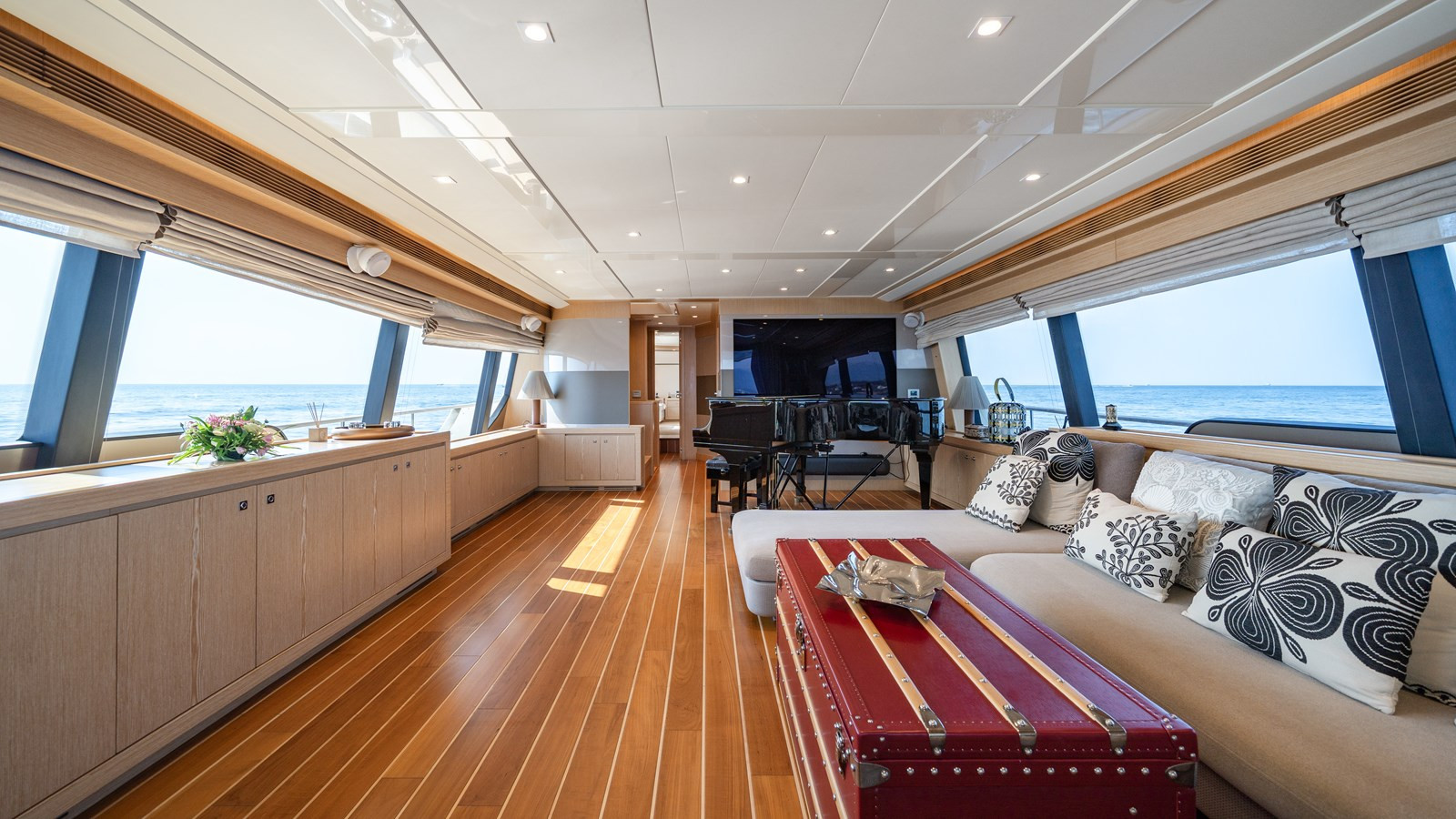 https://arconyachts.ams3.digitaloceanspaces.com/83106/conversions/large_4766957-optimize.jpg