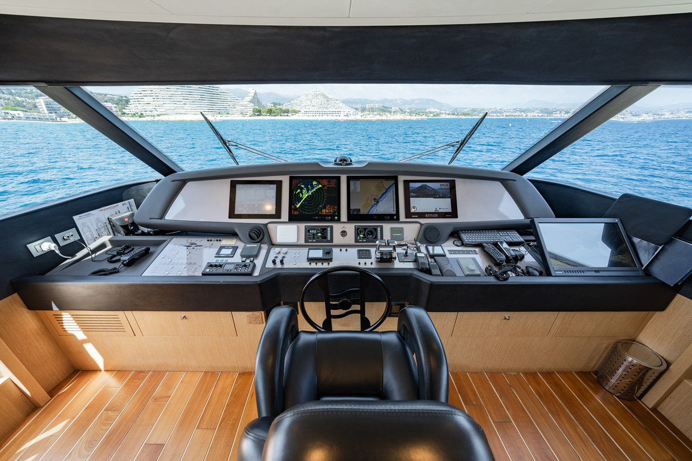 https://arconyachts.ams3.digitaloceanspaces.com/83154/conversions/large_4766973-optimize.jpg