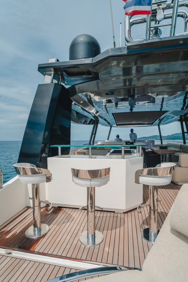 https://arconyachts.ams3.digitaloceanspaces.com/83167/conversions/large_4671945-optimize.jpg