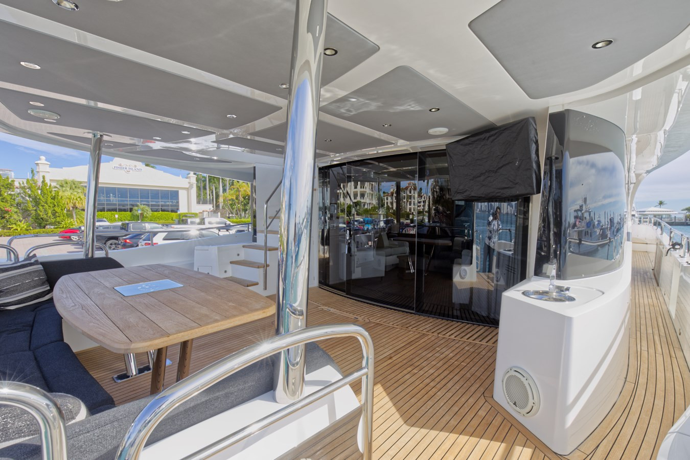 https://arconyachts.ams3.digitaloceanspaces.com/83271/conversions/large_4024896-optimize.jpg