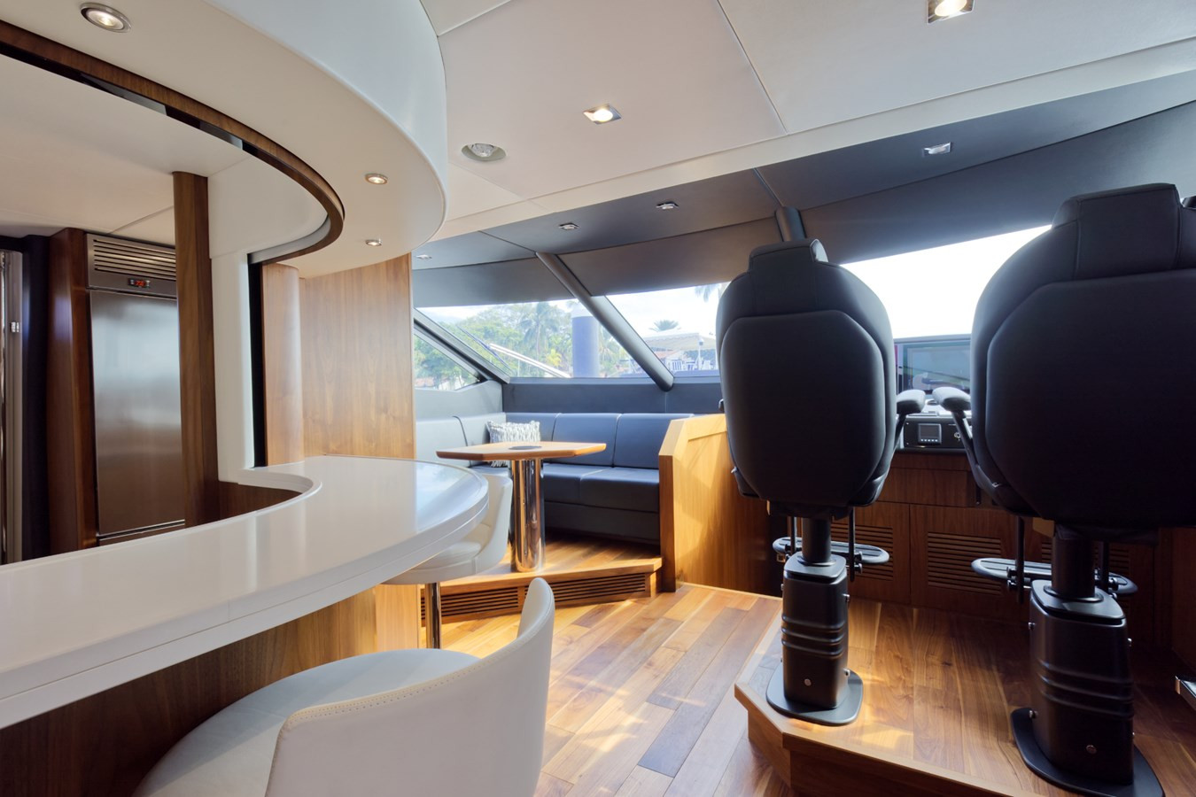 https://arconyachts.ams3.digitaloceanspaces.com/83300/conversions/large_4024906-optimize.jpg