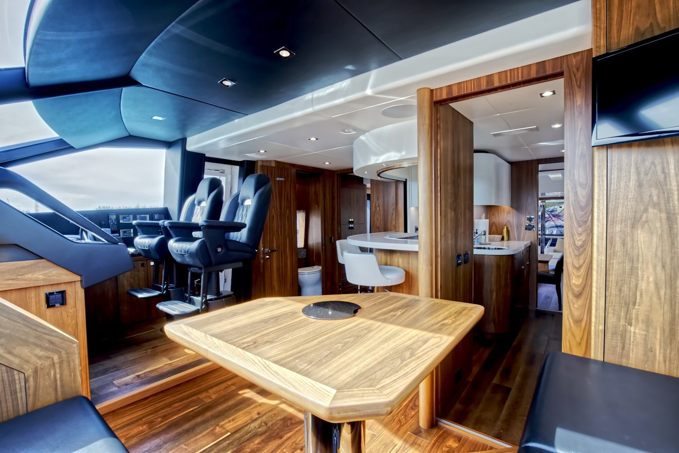 https://arconyachts.ams3.digitaloceanspaces.com/83303/conversions/large_4024907-optimize.jpg