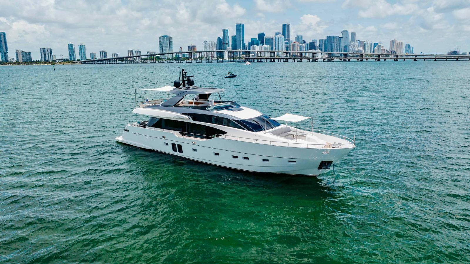 https://arconyachts.ams3.digitaloceanspaces.com/83519/conversions/large_4700149-optimize.jpg