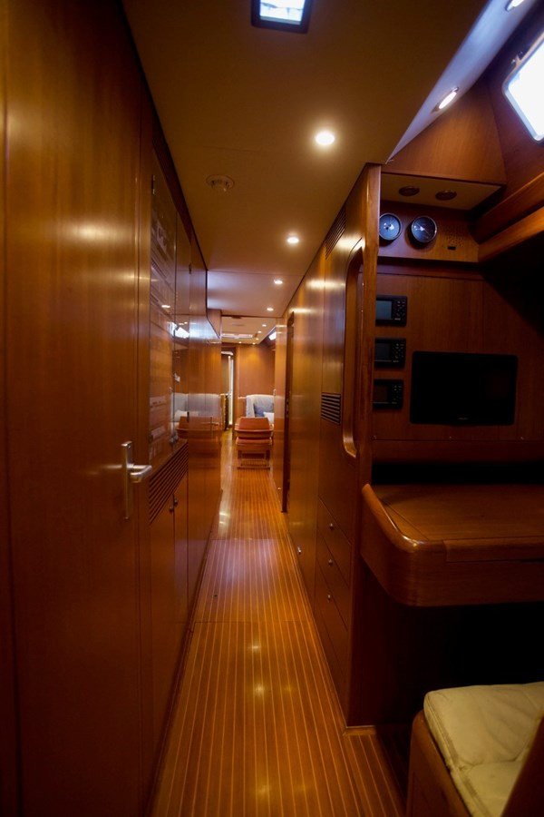 https://arconyachts.ams3.digitaloceanspaces.com/83533/conversions/large_4649598-optimize.jpg