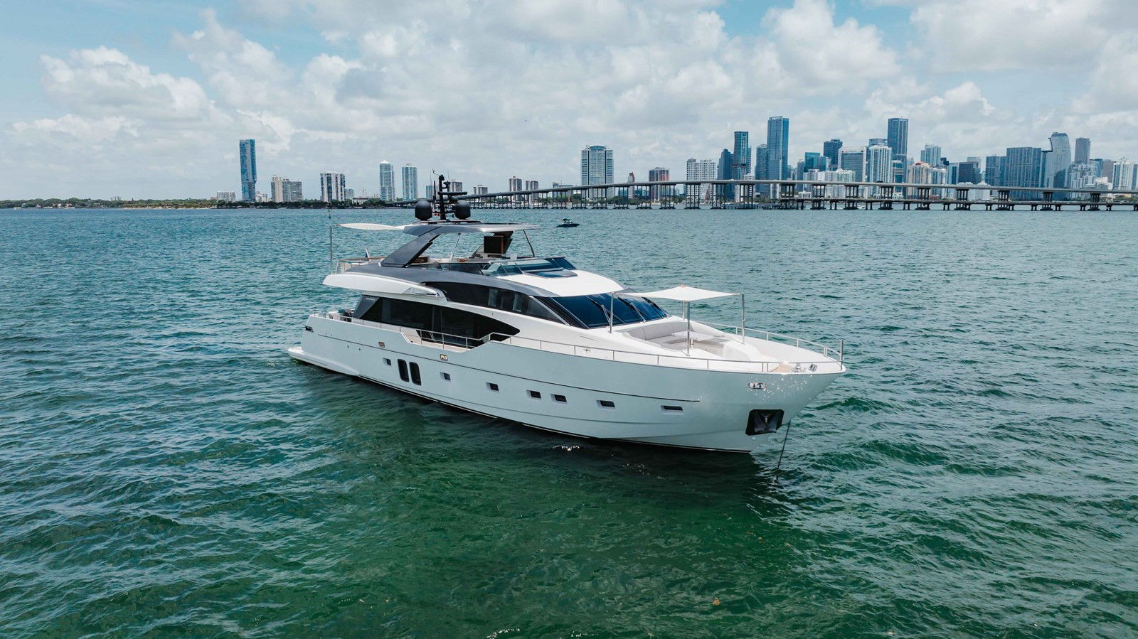 https://arconyachts.ams3.digitaloceanspaces.com/83557/conversions/large_4700387-optimize.jpg