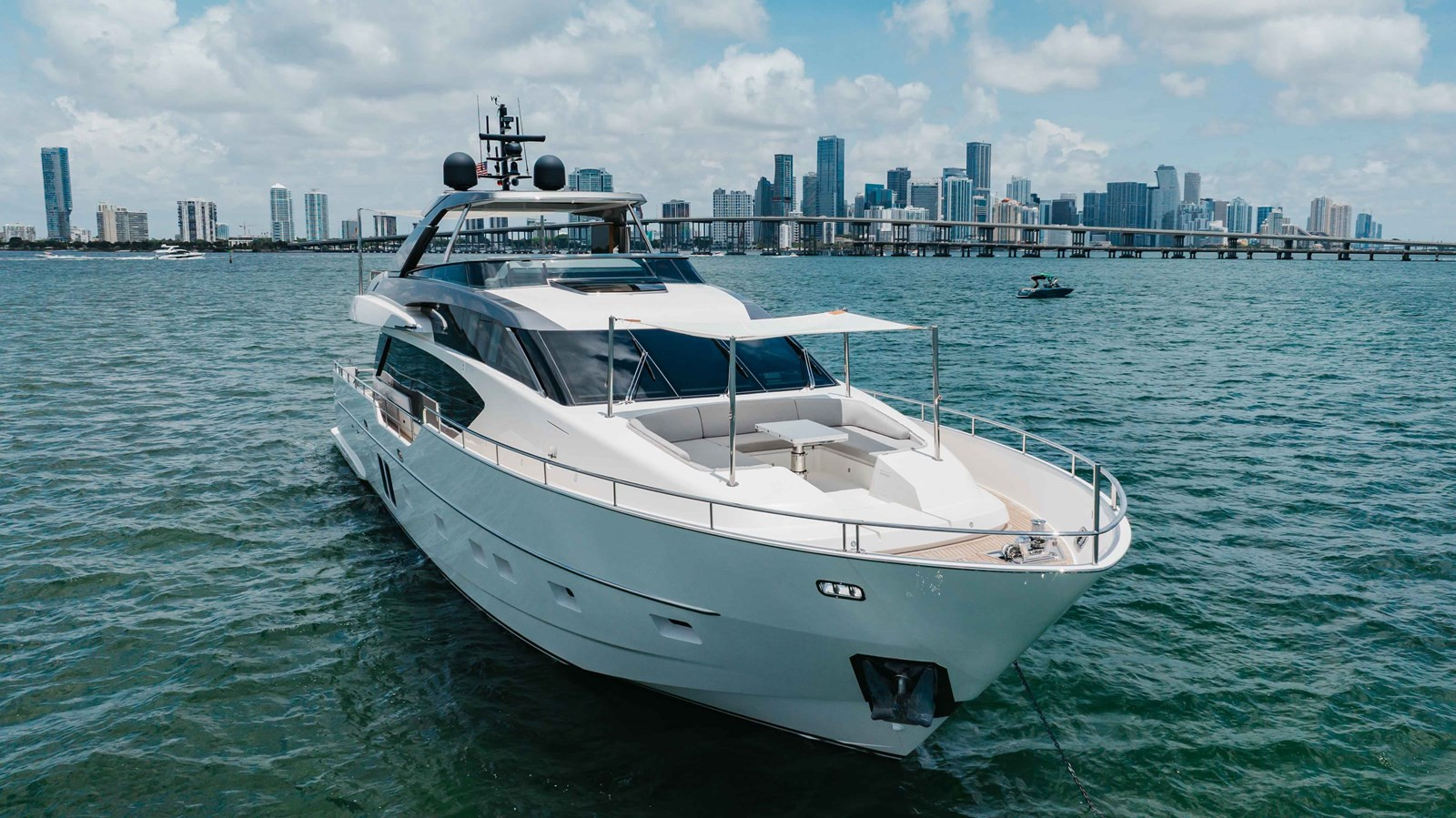 https://arconyachts.ams3.digitaloceanspaces.com/83561/conversions/large_4700402-optimize.jpg