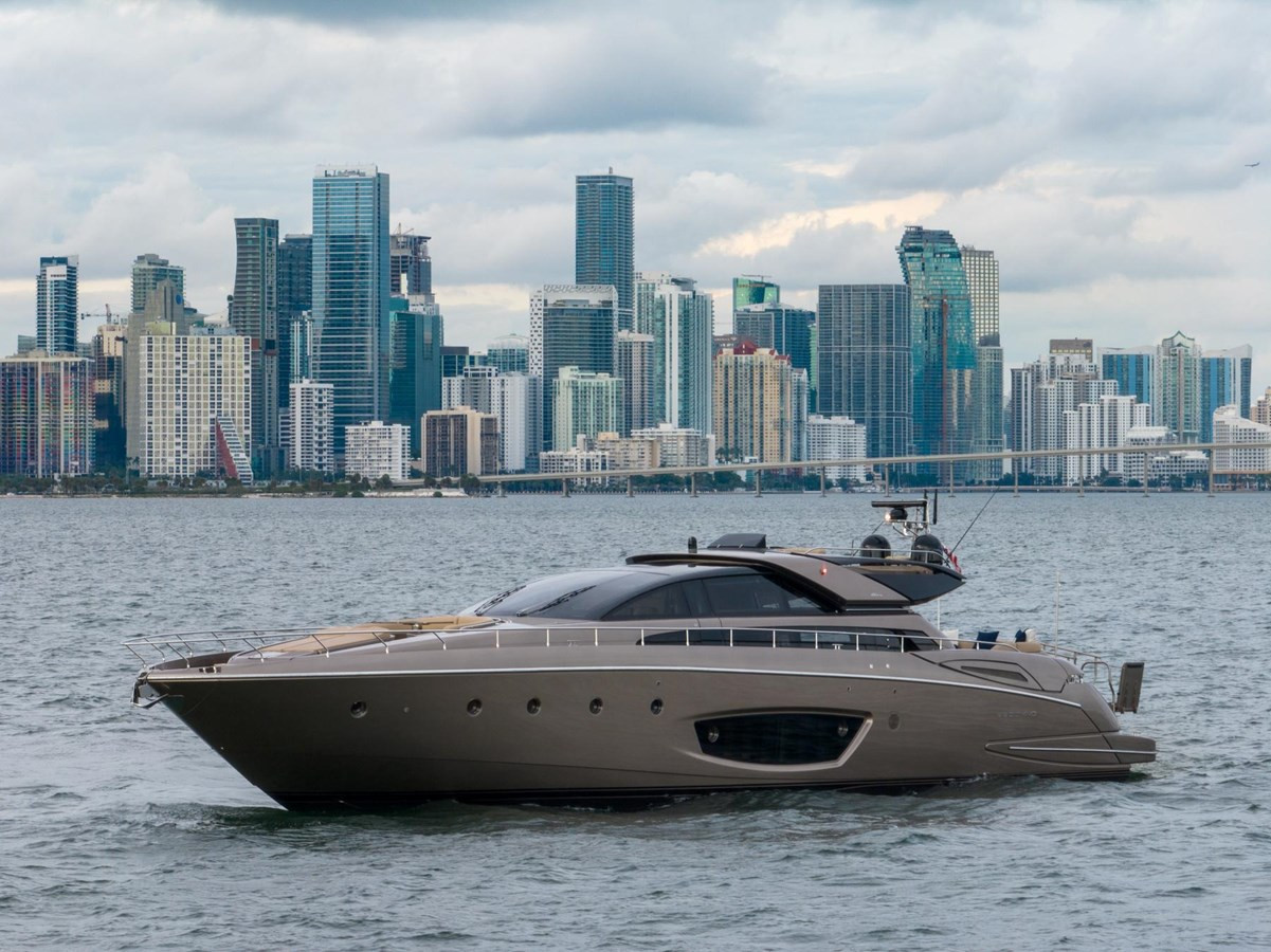 https://arconyachts.ams3.digitaloceanspaces.com/83568/conversions/large_4773635-optimize.jpg