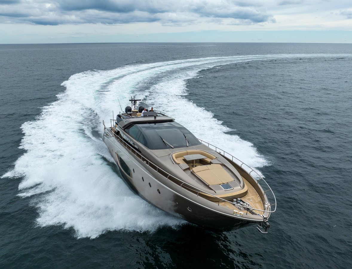 https://arconyachts.ams3.digitaloceanspaces.com/83577/conversions/large_4773638-optimize.jpg