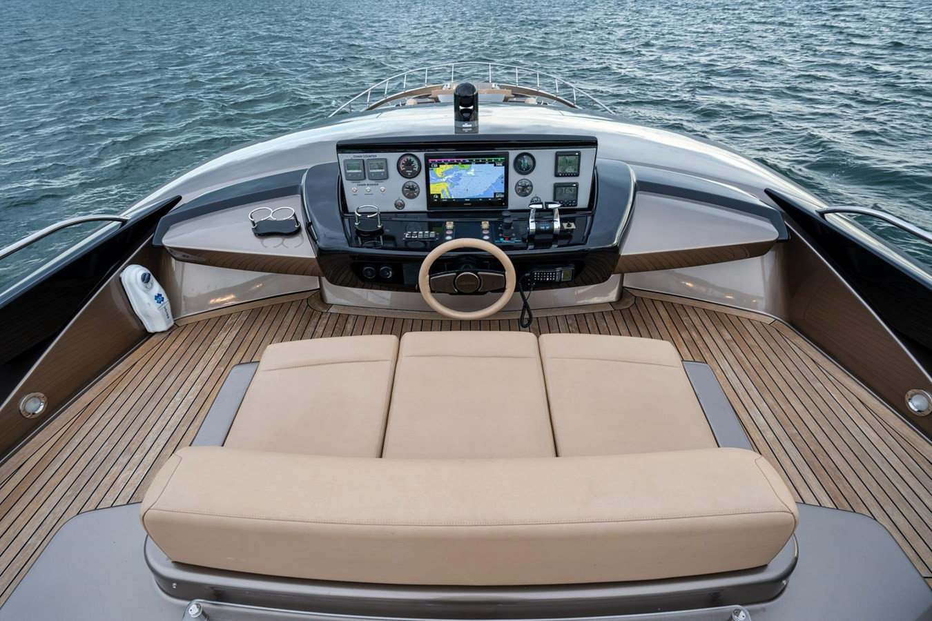https://arconyachts.ams3.digitaloceanspaces.com/83597/conversions/large_4773645-optimize.jpg