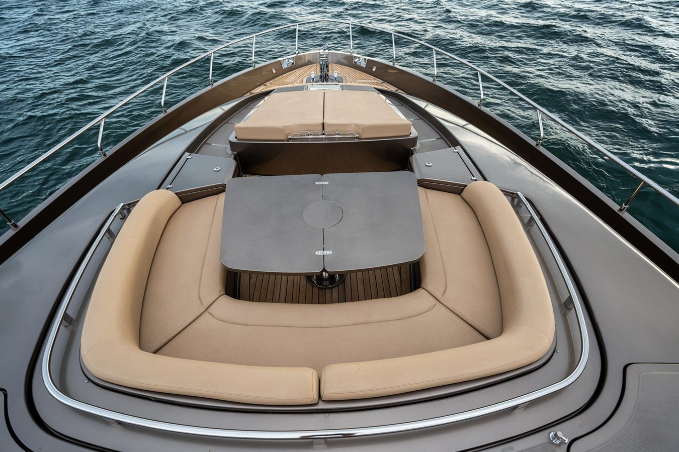 https://arconyachts.ams3.digitaloceanspaces.com/83603/conversions/large_4773647-optimize.jpg