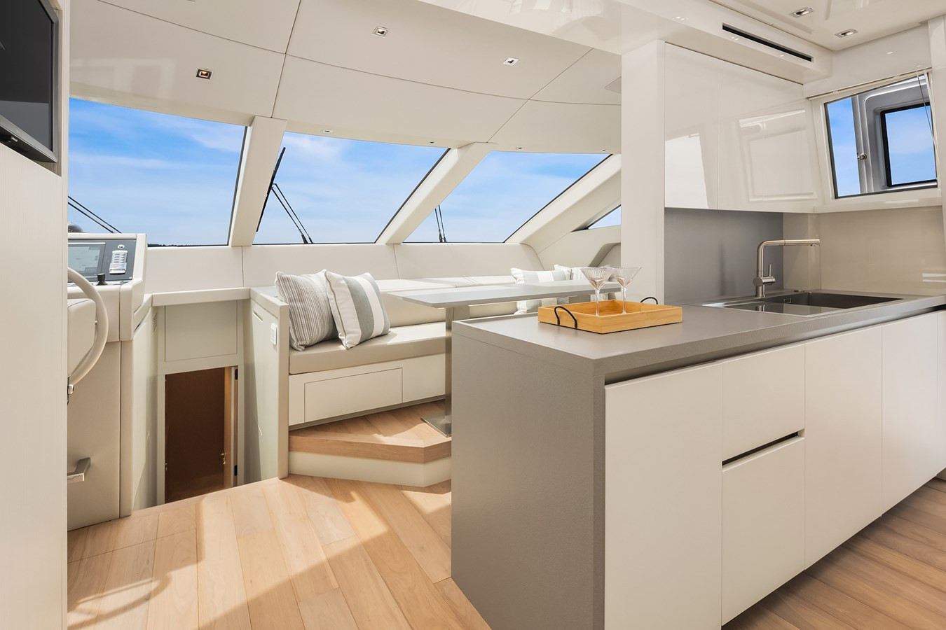 https://arconyachts.ams3.digitaloceanspaces.com/83605/conversions/large_4727628-optimize.jpg