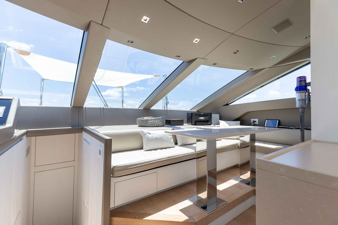 https://arconyachts.ams3.digitaloceanspaces.com/83634/conversions/large_4700454-optimize.jpg