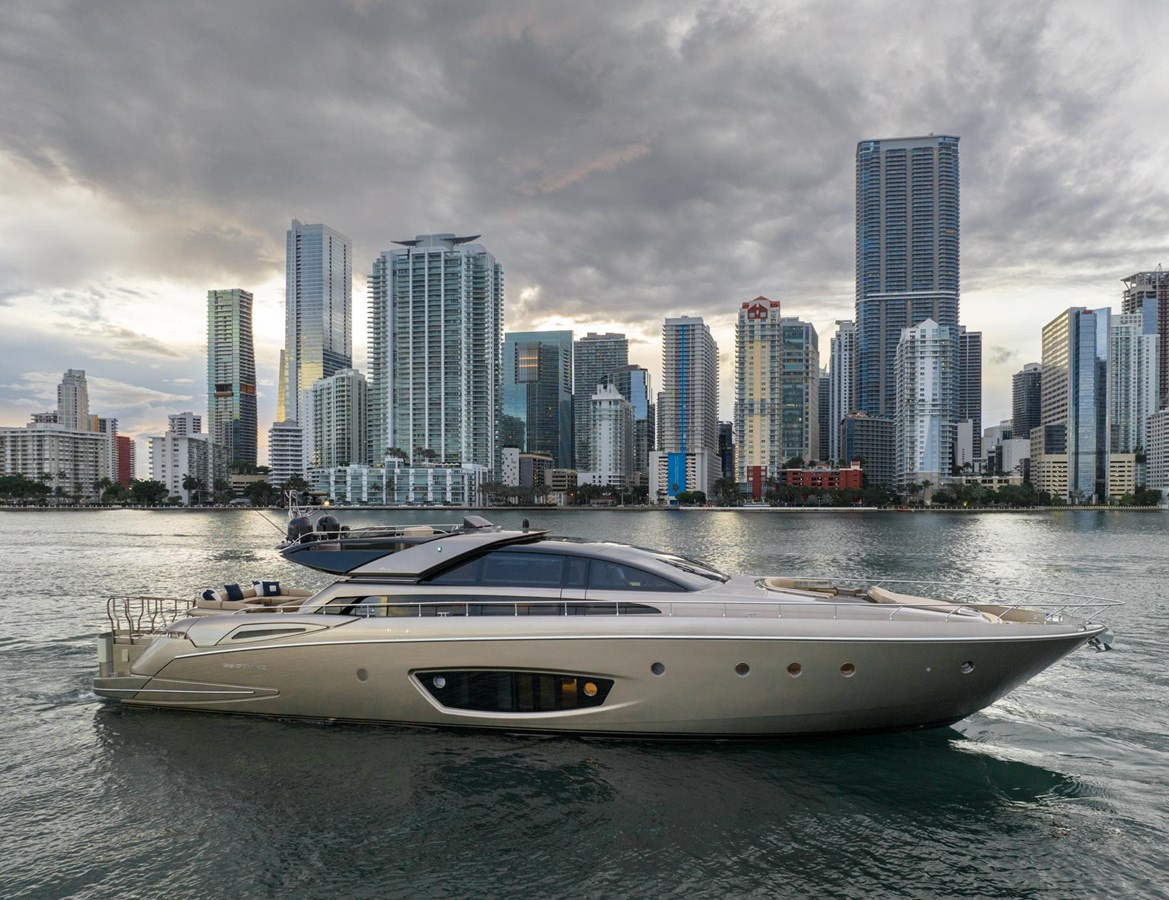 https://arconyachts.ams3.digitaloceanspaces.com/83660/conversions/large_4773786-optimize.jpg