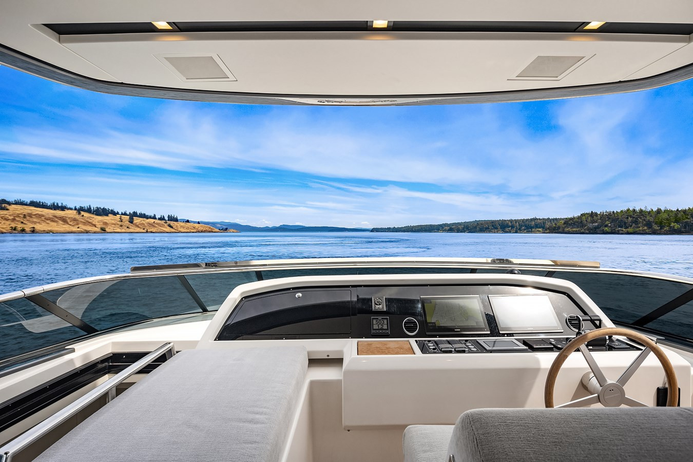 https://arconyachts.ams3.digitaloceanspaces.com/83681/conversions/large_4727654-optimize.jpg