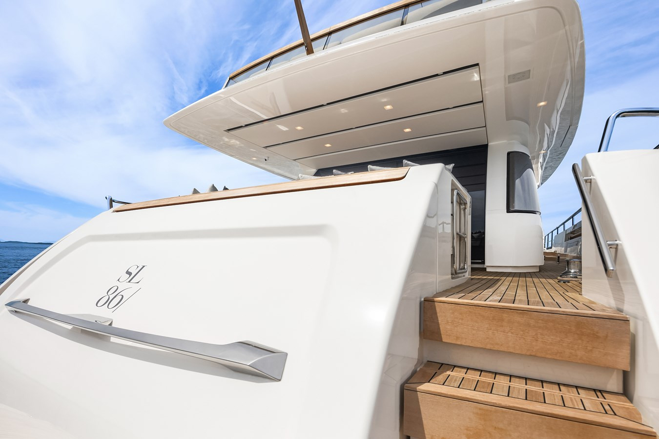https://arconyachts.ams3.digitaloceanspaces.com/83717/conversions/large_4727667-optimize.jpg