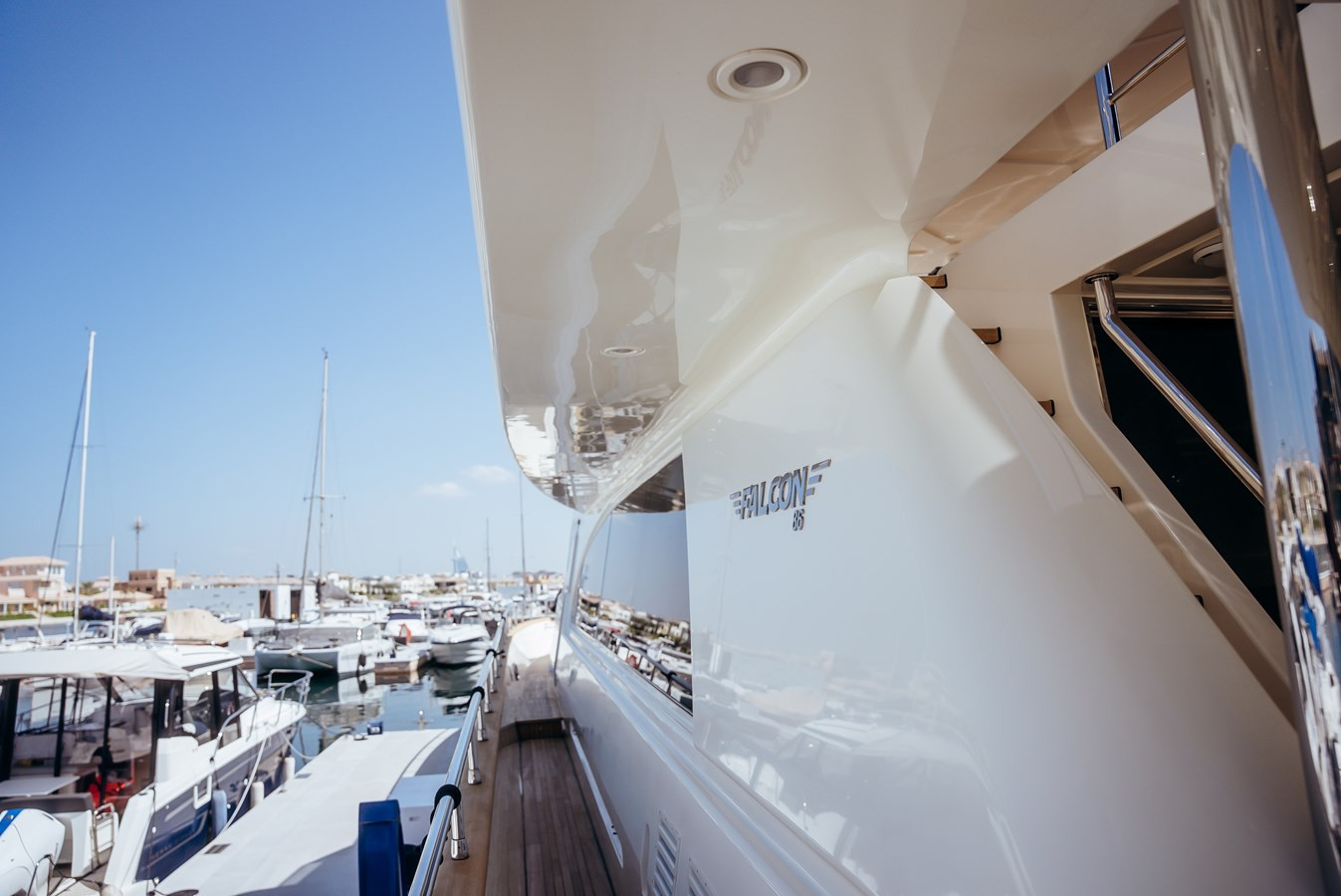 https://arconyachts.ams3.digitaloceanspaces.com/83837/conversions/large_4398704-optimize.jpg
