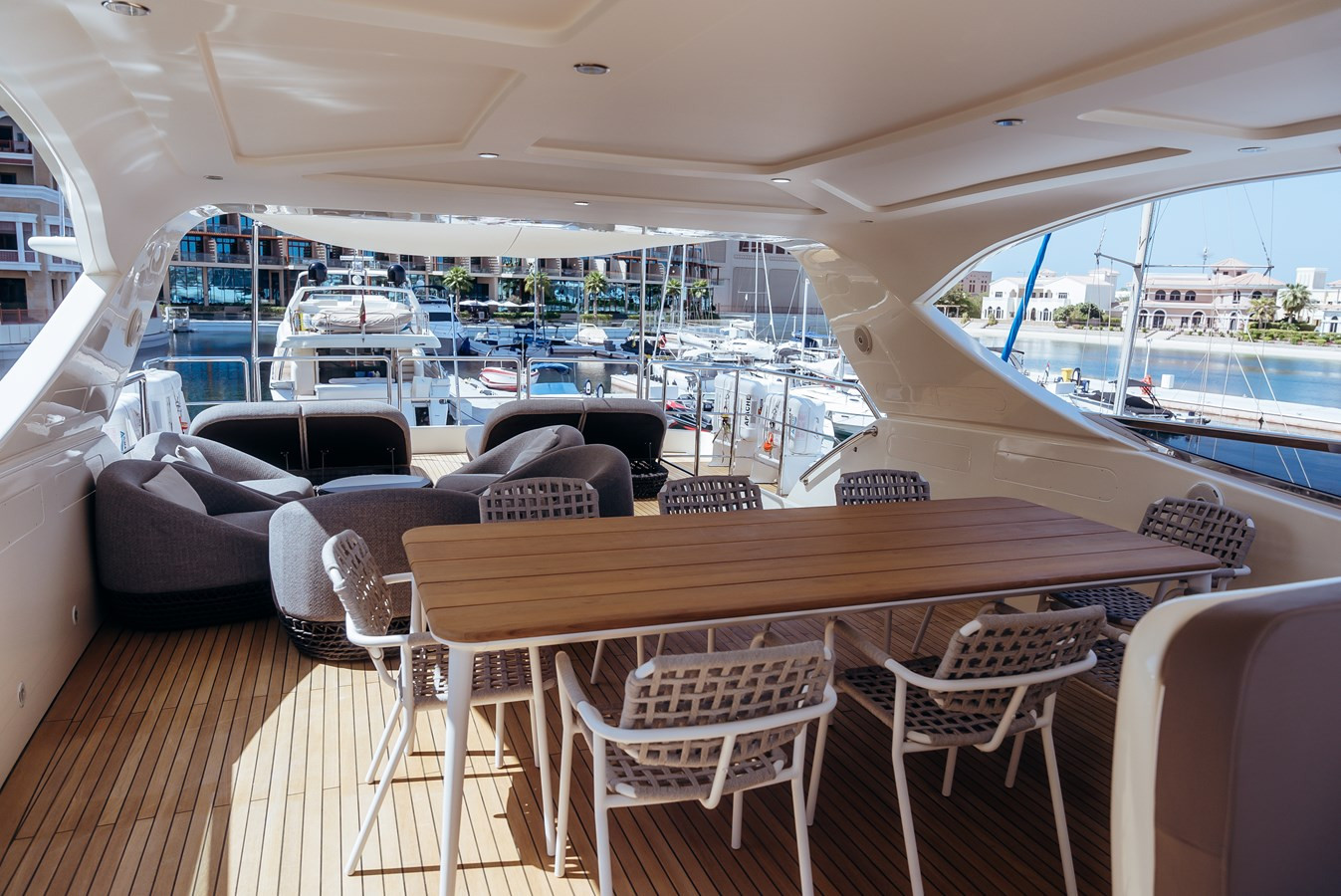 https://arconyachts.ams3.digitaloceanspaces.com/83843/conversions/large_4398707-optimize.jpg