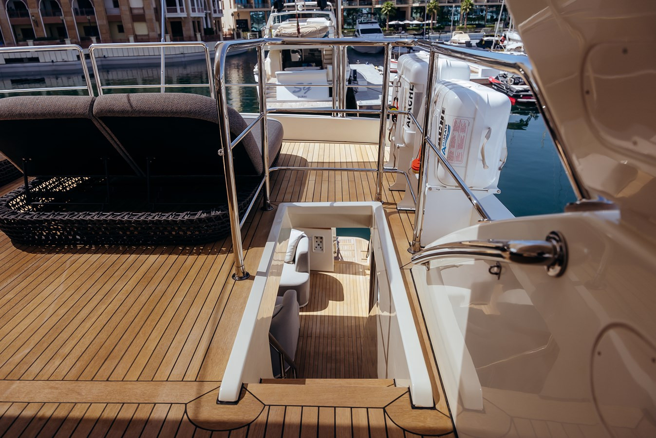 https://arconyachts.ams3.digitaloceanspaces.com/83849/conversions/large_4398709-optimize.jpg