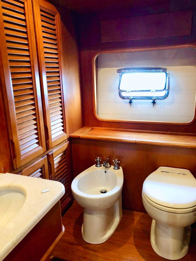 https://arconyachts.ams3.digitaloceanspaces.com/83874/conversions/large_4180627-optimize.jpg