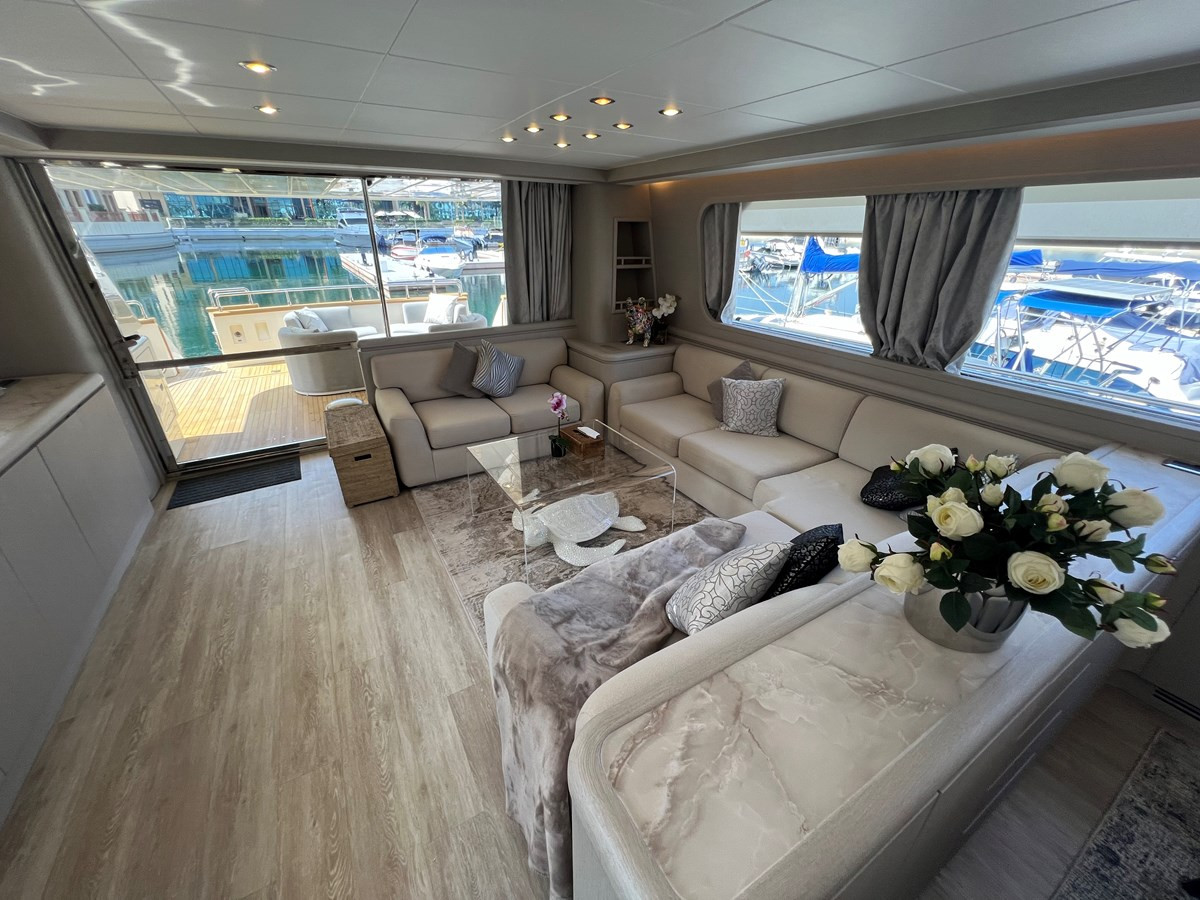 https://arconyachts.ams3.digitaloceanspaces.com/83891/conversions/large_4398729-optimize.jpg