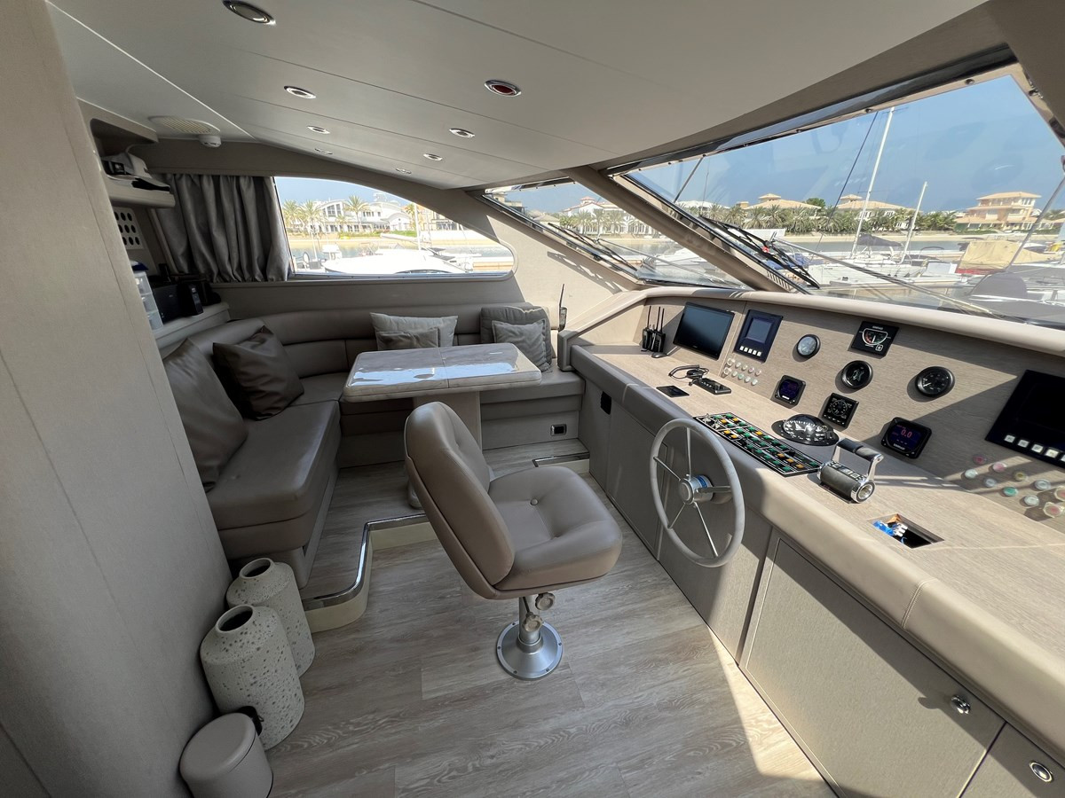 https://arconyachts.ams3.digitaloceanspaces.com/83921/conversions/large_4398726-optimize.jpg
