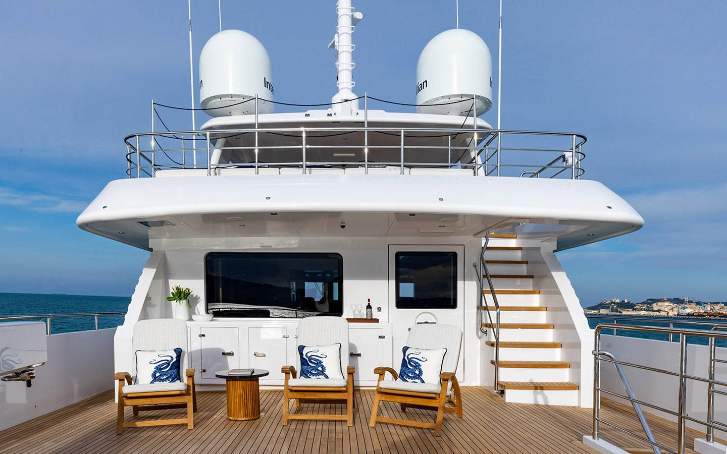 https://arconyachts.ams3.digitaloceanspaces.com/83982/conversions/large_4852086-optimize.jpg