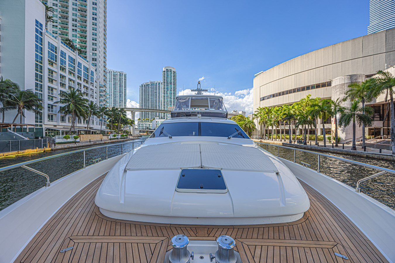 https://arconyachts.ams3.digitaloceanspaces.com/83987/conversions/large_4844688-optimize.jpg