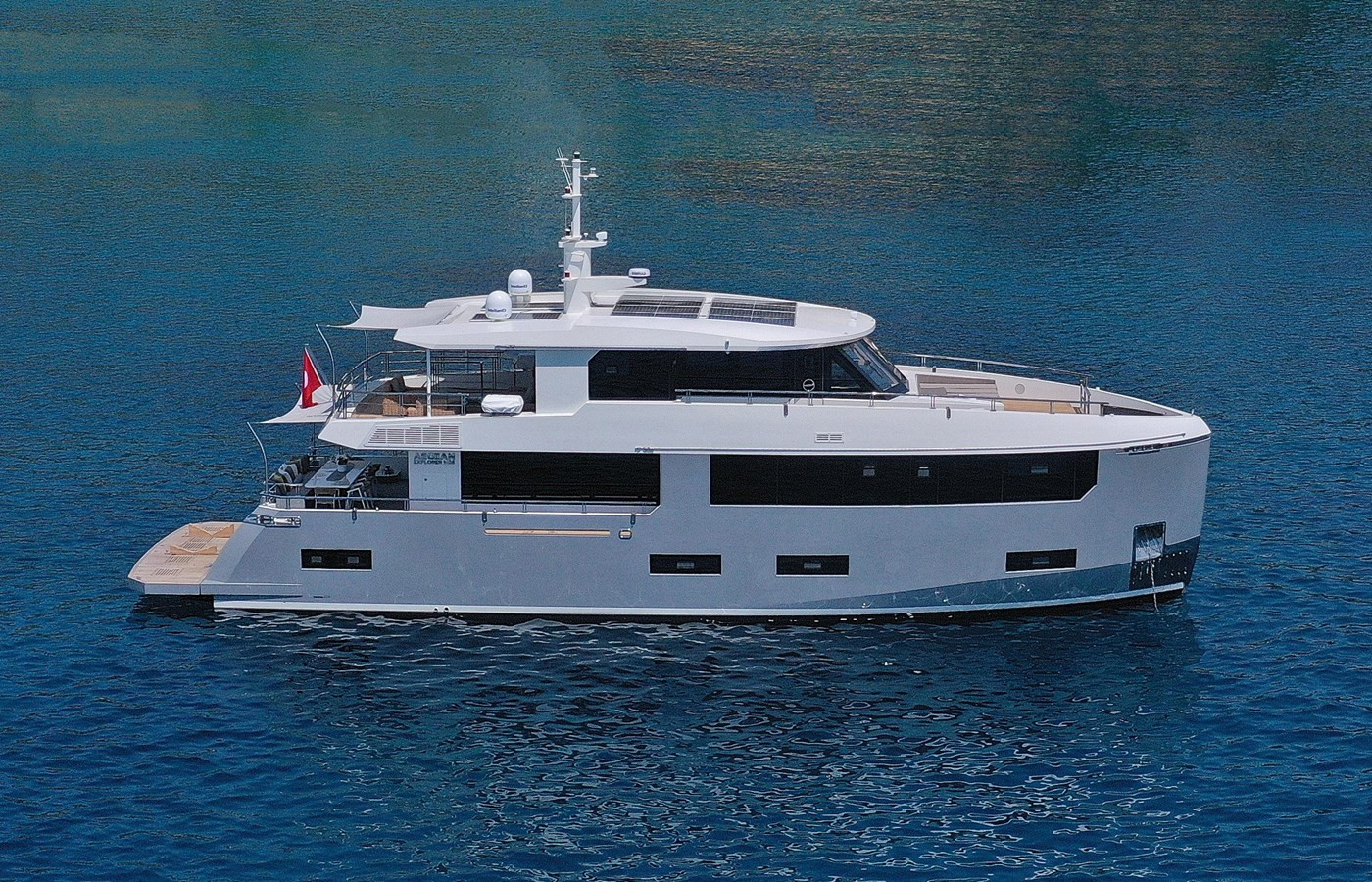 https://arconyachts.ams3.digitaloceanspaces.com/84054/conversions/large_4579147-optimize.jpg