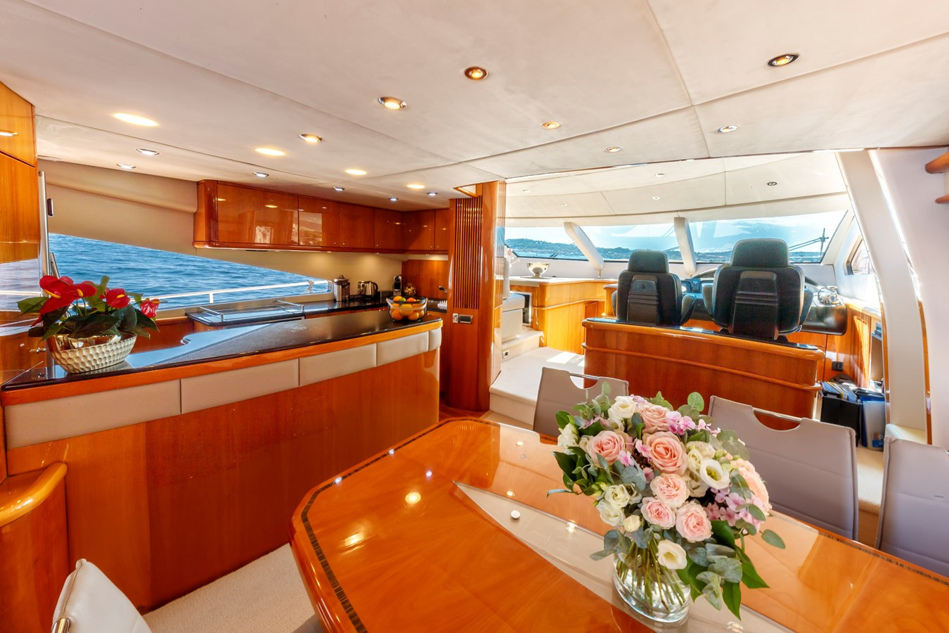 https://arconyachts.ams3.digitaloceanspaces.com/84067/conversions/large_4055900-optimize.jpg