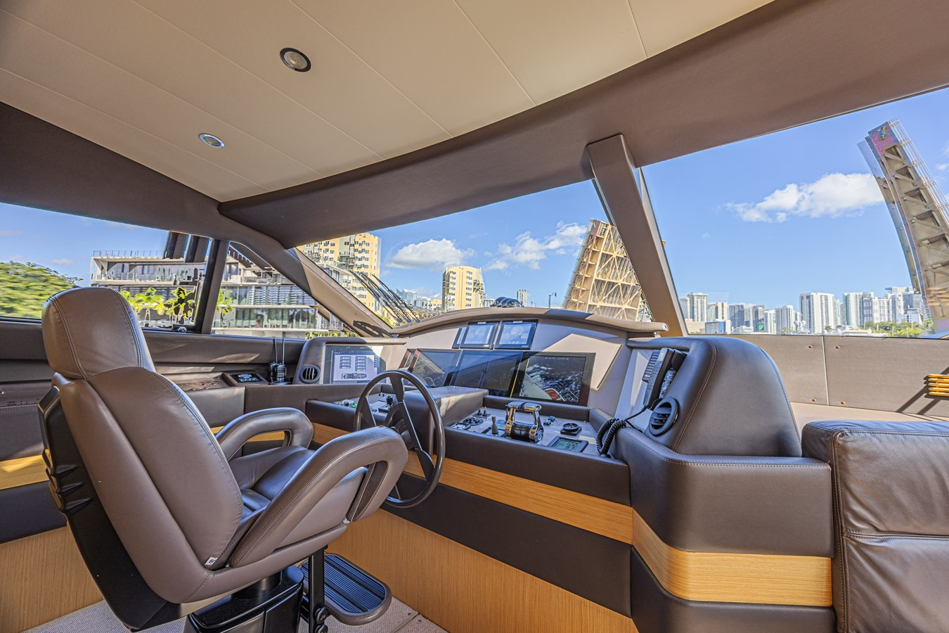 https://arconyachts.ams3.digitaloceanspaces.com/84086/conversions/large_4844792-optimize.jpg