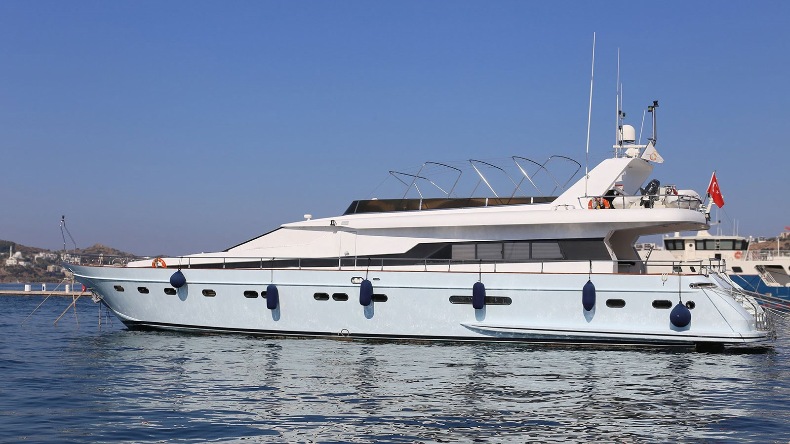https://arconyachts.ams3.digitaloceanspaces.com/84191/conversions/large_4737472-optimize.jpg
