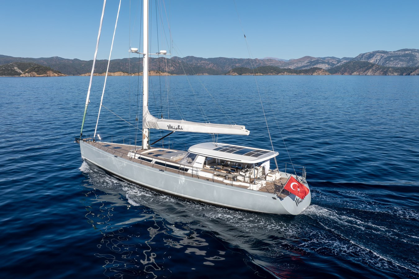 https://arconyachts.ams3.digitaloceanspaces.com/84198/conversions/large_4592847-optimize.jpg