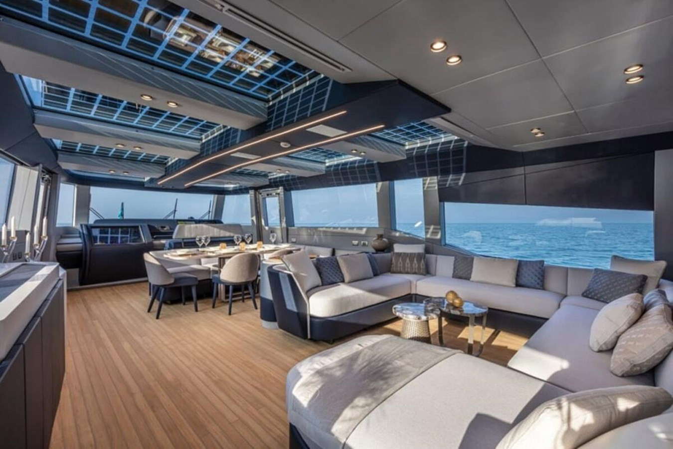 https://arconyachts.ams3.digitaloceanspaces.com/84230/conversions/large_4606755-optimize.jpg