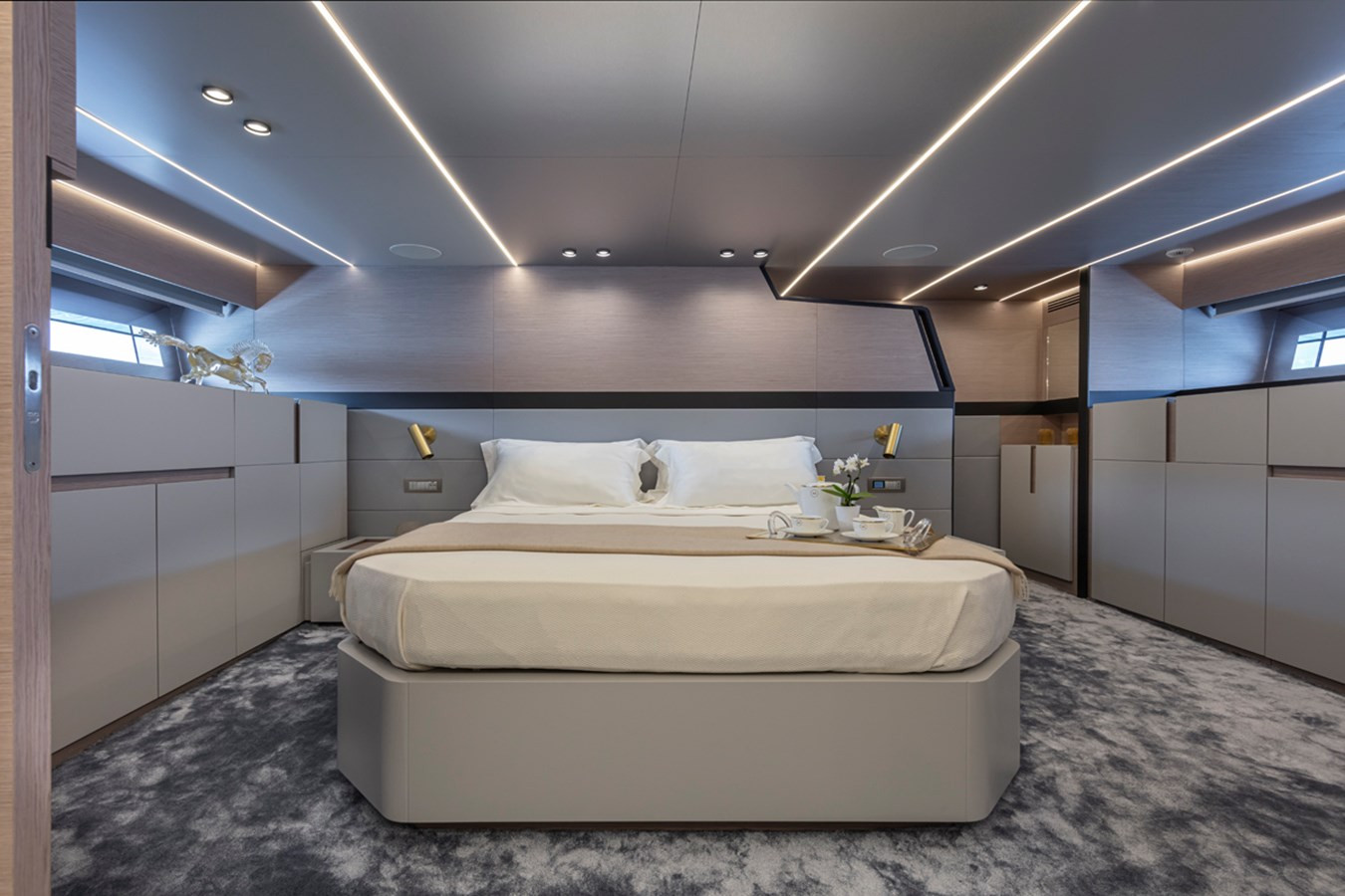 https://arconyachts.ams3.digitaloceanspaces.com/84240/conversions/large_4606758-optimize.jpg