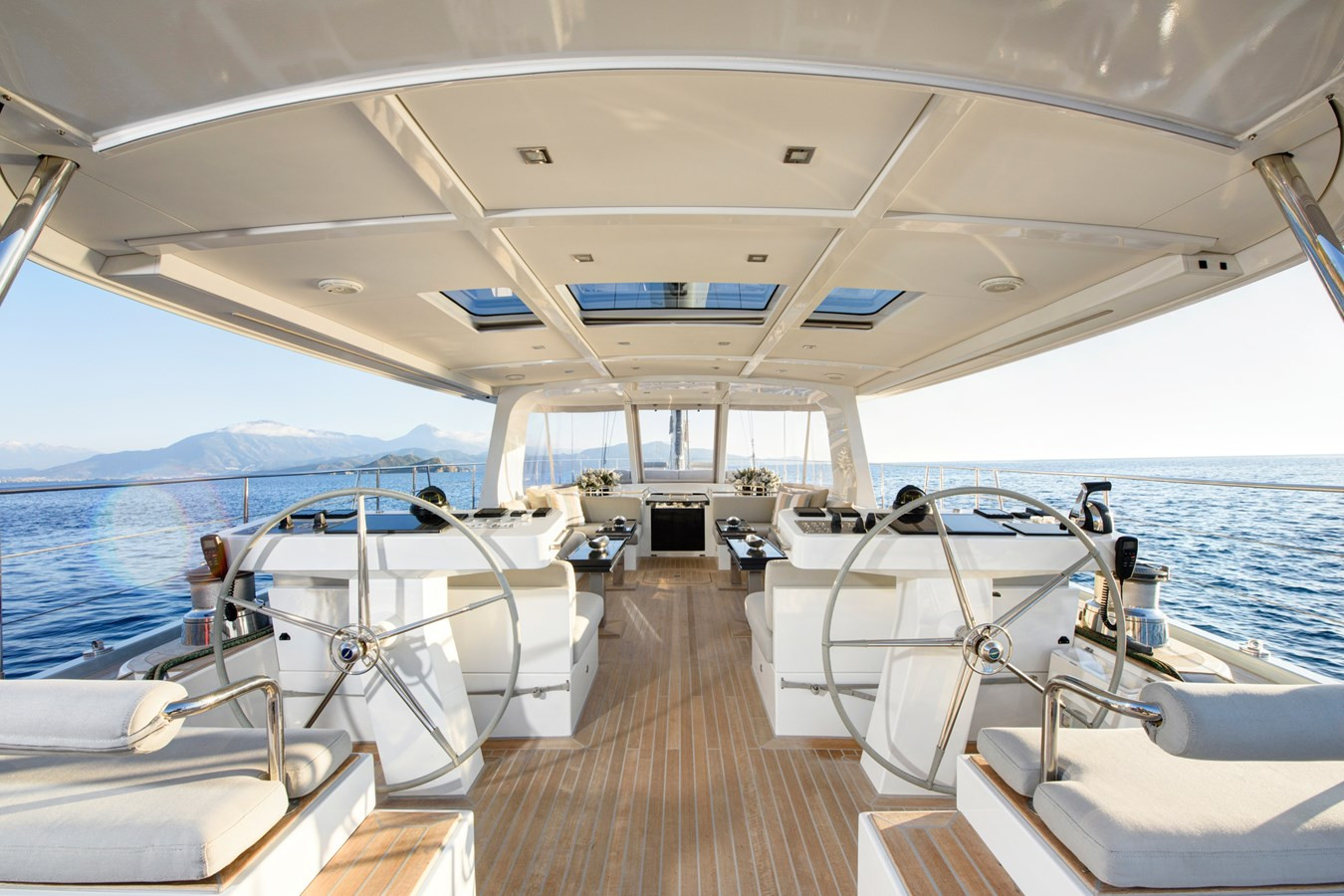 https://arconyachts.ams3.digitaloceanspaces.com/84248/conversions/large_4592878-optimize.jpg