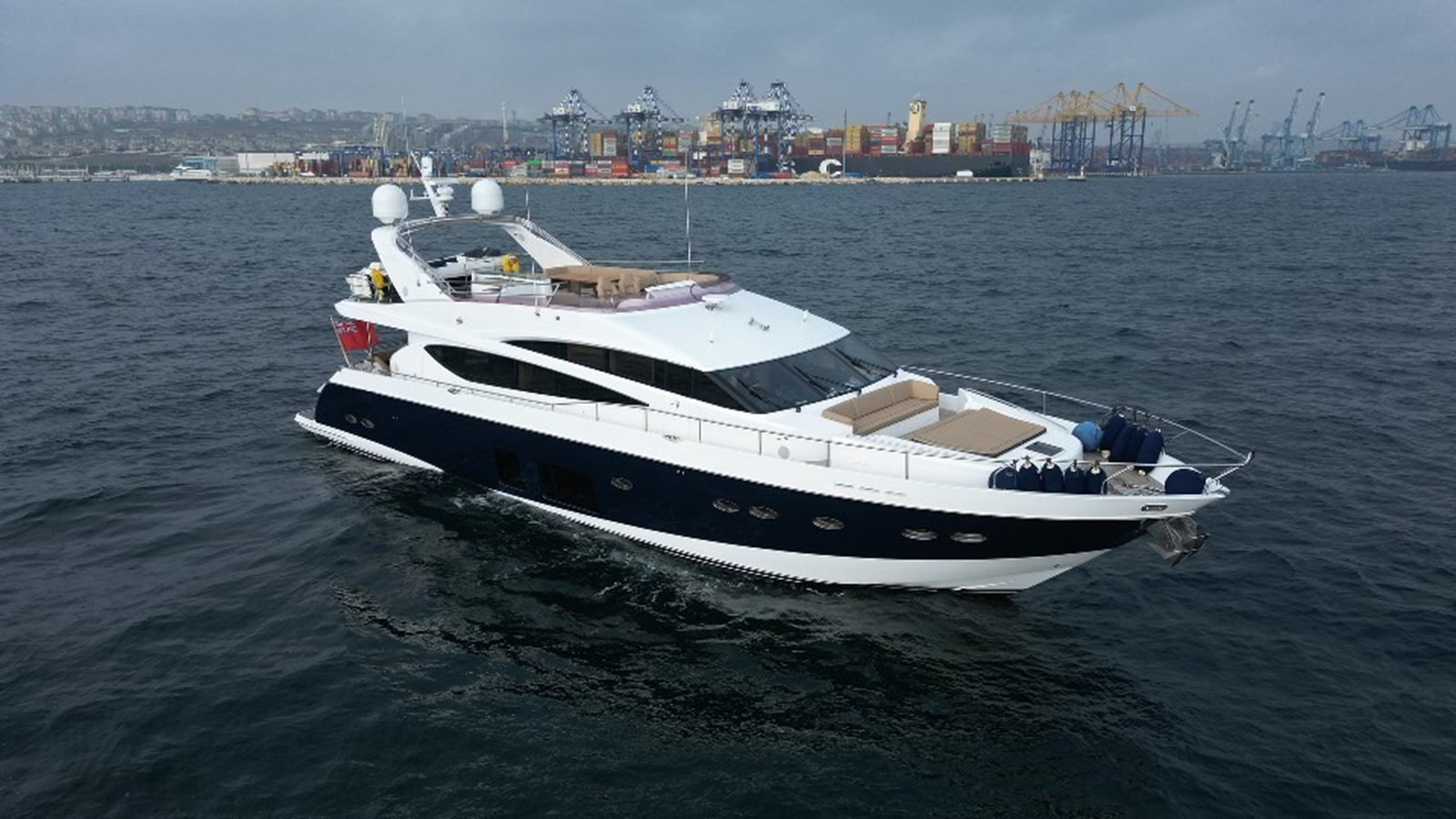 https://arconyachts.ams3.digitaloceanspaces.com/84266/conversions/large_4068861-optimize.jpg