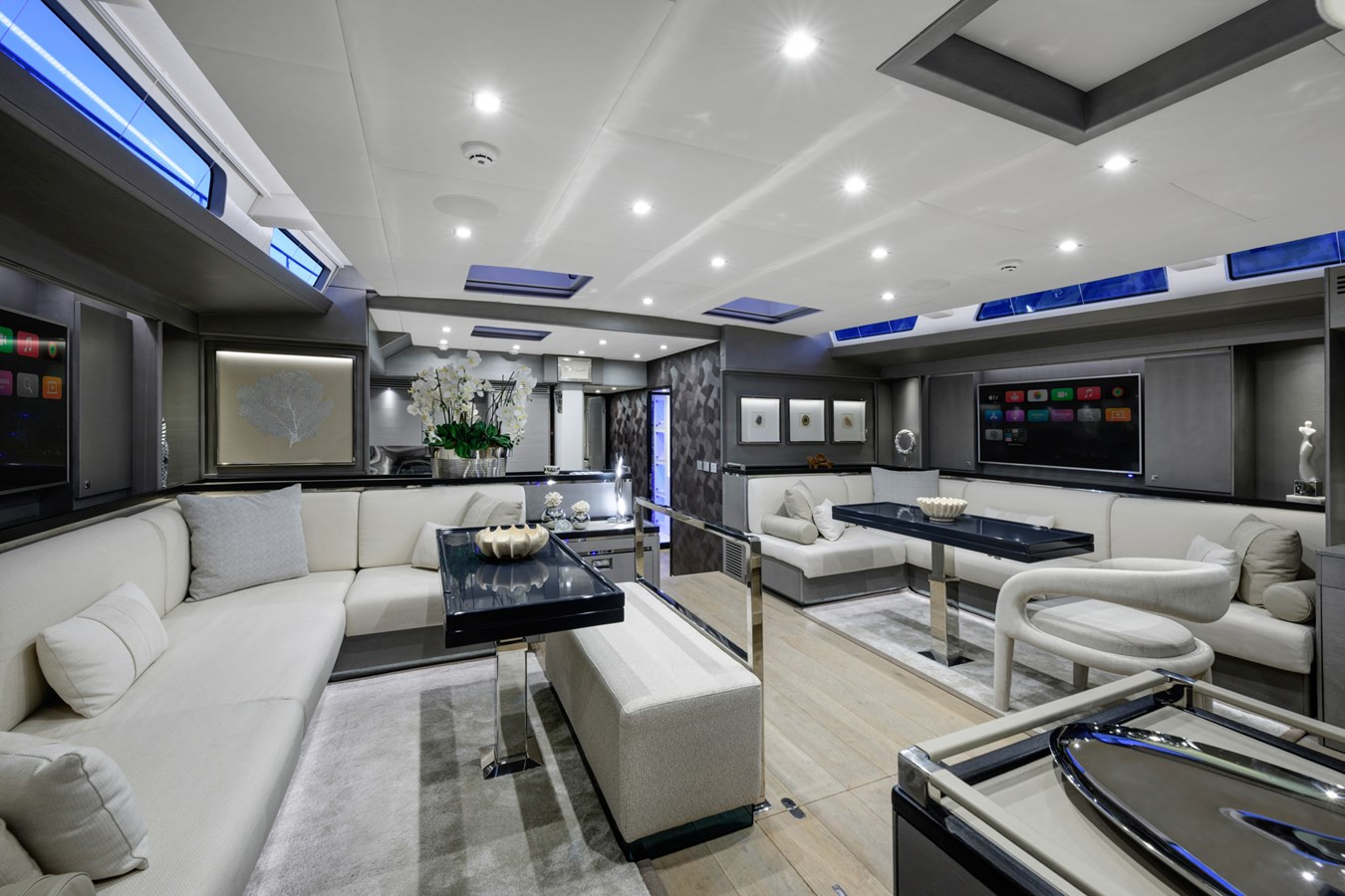 https://arconyachts.ams3.digitaloceanspaces.com/84270/conversions/large_4592889-optimize.jpg